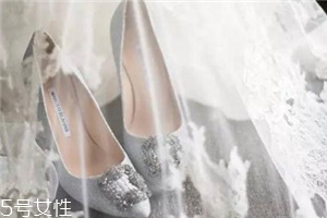 manolo blahnik是奢侈品嗎？大牌女星最熱衷的高跟鞋