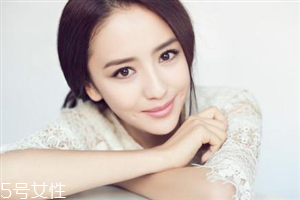 怎樣減少畫(huà)眼線(xiàn)的傷害？新手畫(huà)眼線(xiàn)的技巧圖解