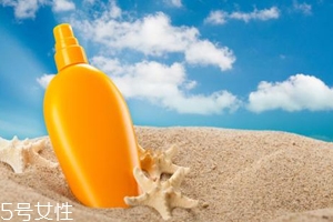 防曬霜為什么會過敏？二苯酮-3風(fēng)險(xiǎn)大