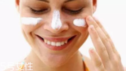 防曬霜為什么會過敏？二苯酮-3風(fēng)險(xiǎn)大