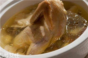 冬天喝雞湯還是鴨湯？雞湯和鴨湯各有優(yōu)點