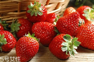 喉嚨痛可以吃草莓嗎？并沒有什么大礙