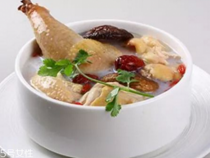 什么人不適合喝雞湯？雞湯雖好但這些人卻無(wú)福消受