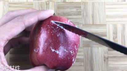 花牛蘋果的果蠟怎么清洗？其實(shí)沒有危害