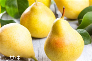減肥一天吃幾個(gè)梨子？怎樣吃梨子減肥？
