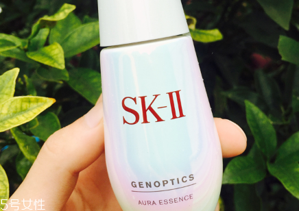 sk2小燈泡和小銀瓶哪個好？sk2小燈泡使用測評