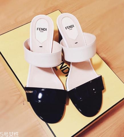 fendi鞋子一般多少錢？引領(lǐng)時(shí)尚潮流