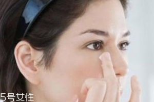 眼霜不可以來回涂抹嗎？這樣不如不涂