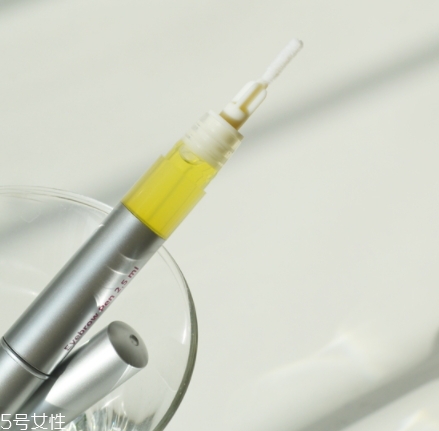 睫毛增長液會掉睫毛嗎？欲速則不達