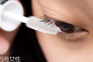 睫毛增長液會反彈嗎？害怕重新變短
