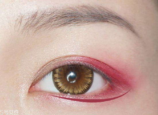如何畫出完美眼線？一分鐘學會四種眼線畫法