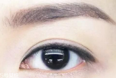 怎么畫眼線讓眼睛自然又有神？畫眼線必學(xué)基本步驟
