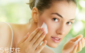 硅膠的潔面儀好用嗎？不要使用過多