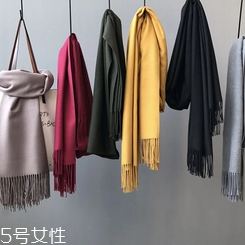 冬天戴什么圍巾好看？貌美又溫暖的圍巾大盤點(diǎn)