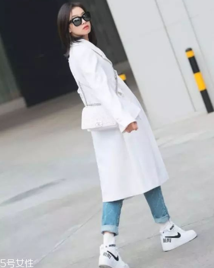 長款大衣搭配什么鞋子？這樣穿氣場兩米八