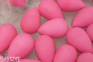 美妝蛋用前要沾濕嗎？美妝蛋不能直接用