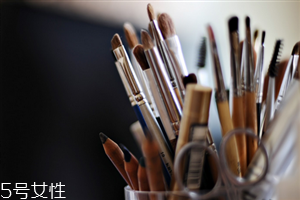 洗化妝刷要用什么洗？選購(gòu)化妝刷誤區(qū)