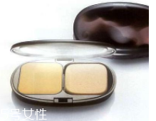 固體粉底怎么畫好看？5步打造光滑肌膚