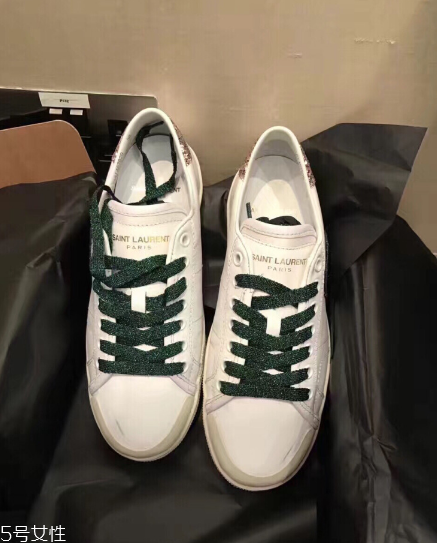 圣羅蘭小白鞋偏大偏??？今年最火的小白鞋就是它了