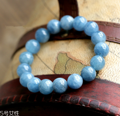 海藍(lán)寶石戴哪只手？最佳的天然護(hù)身符