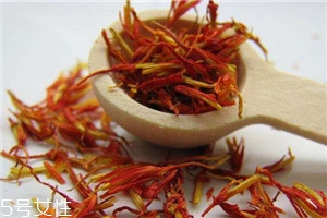 女生能用藏紅花泡腳嗎？經(jīng)期和妊娠期不能使用