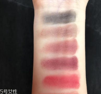 zoeva眼影多少錢？zoeva queens guard眼影盤試色