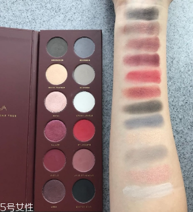 zoeva眼影多少錢？zoeva queens guard眼影盤試色