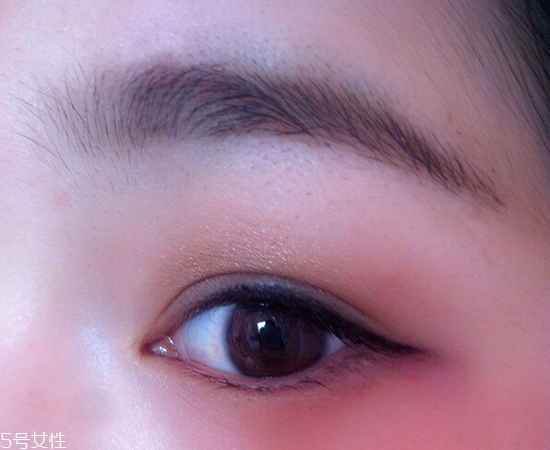 內(nèi)雙怎么畫眼線？內(nèi)雙眼皮畫眼妝技巧