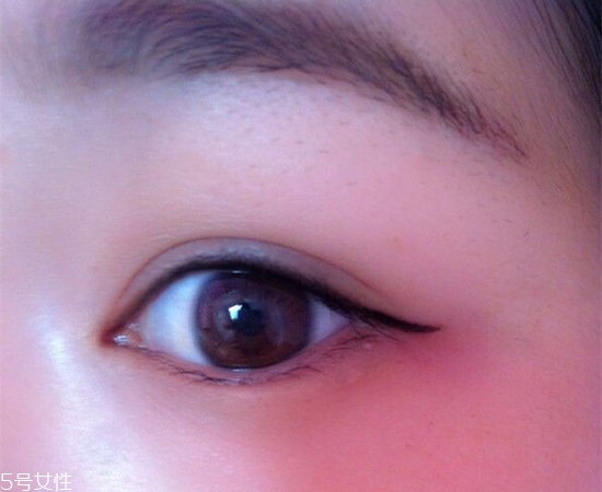 內(nèi)雙怎么畫眼線？內(nèi)雙眼皮畫眼妝技巧