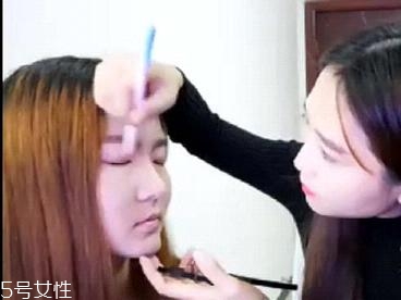 內(nèi)雙怎么畫眼線？內(nèi)雙眼皮畫眼妝技巧