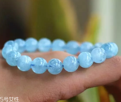 海藍(lán)寶會(huì)越戴越藍(lán)嗎？神奇的海水寶石