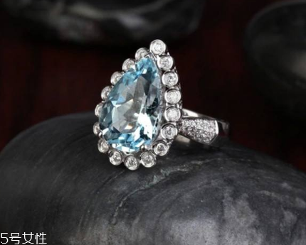 海藍(lán)寶會(huì)越戴越藍(lán)嗎？神奇的海水寶石