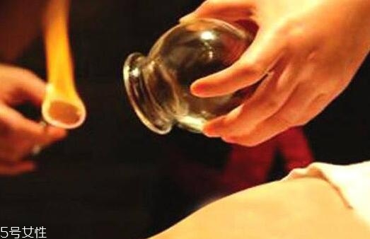 拔罐后身上后背持續(xù)發(fā)癢怎么回事？體內(nèi)風(fēng)邪是主因