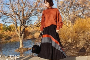 過(guò)膝長(zhǎng)裙怎么搭配？冬日的花樣穿搭