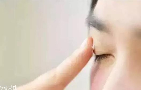 化眼妝對(duì)眼睛有害嗎？好看又迷人的眼妝