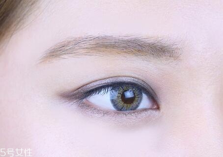 西柚色眼影怎么畫(huà)？教你畫(huà)高冷女神妝容
