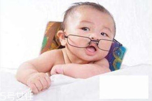 怎樣防止嬰幼兒弱視問題？三種方法合理預(yù)防