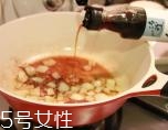 沒有冰箱臘腸怎么保存？懸掛陰涼通風(fēng)處
