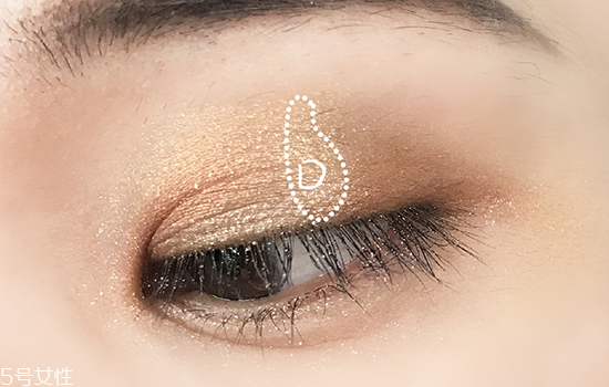 粉棕色眼妝怎么畫(huà)？蜜桃?jiàn)y畫(huà)法