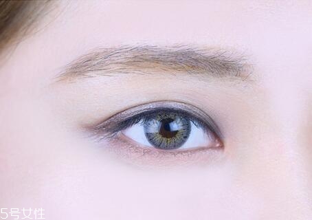 西柚色眼影怎么畫(huà)？教你畫(huà)高冷女神妝容