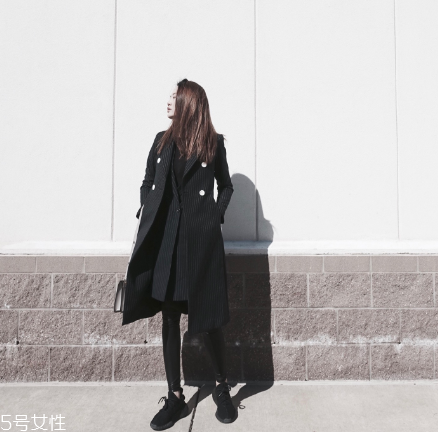大衣什么領(lǐng)子好看？細(xì)節(jié)也要精致的百里挑一