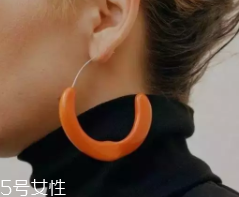 耳飾該怎么挑選？大臉適合耳釘