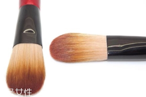 底妝工具該怎么選？干皮適合刷子