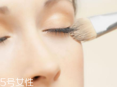 底妝工具該怎么選？干皮適合刷子
