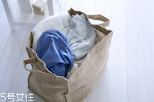 內(nèi)褲和襪子一起洗會有哪些危害？分情況對待