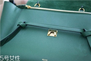 celine鯰魚包怎么打開？個大量輕難怪超模都愛它