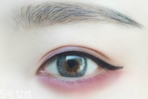 內(nèi)眼線一定要畫嗎？畫好睫毛根部