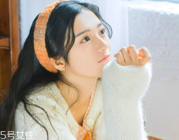 怎么選擇適合自己的襯衫？穿對(duì)了顯年輕
