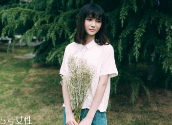 怎么選擇適合自己的襯衫？穿對(duì)了顯年輕
