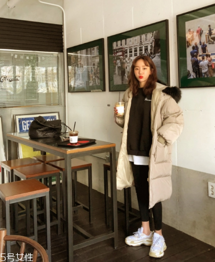 卡其色棉服怎么搭配？盡顯冬日氣質范兒